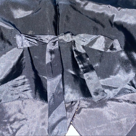 Clio Velvet Vest with Details Beads - Picture 6 of 9